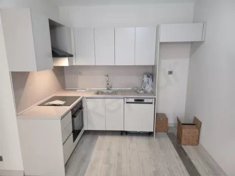 Стамбул Есенюртте жаңа 1+1 пәтер: Күзеті бар және тиімді баға