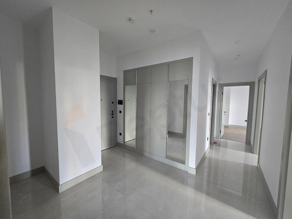 Аташехирде метроға тікелей шығысы бар пәтер: Азаматтыққа жарамды