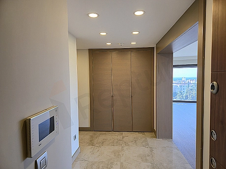 Үскідардағы азаматтыққа жарамды 528 м² премиум дуплекс сатылады