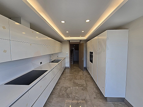 Үскідардағы азаматтыққа жарамды 528 м² премиум дуплекс сатылады