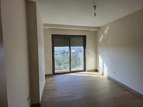 Үскідардағы азаматтыққа жарамды 528 м² премиум дуплекс сатылады