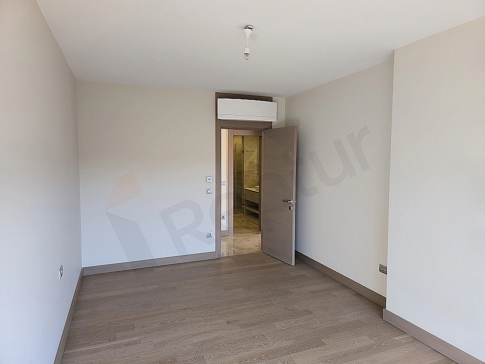 Үскідардағы азаматтыққа жарамды 528 м² премиум дуплекс сатылады