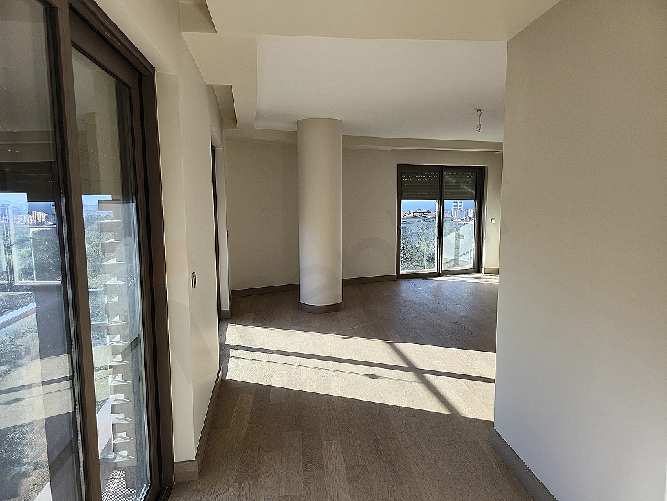 Үскідардағы азаматтыққа жарамды 528 м² премиум дуплекс сатылады