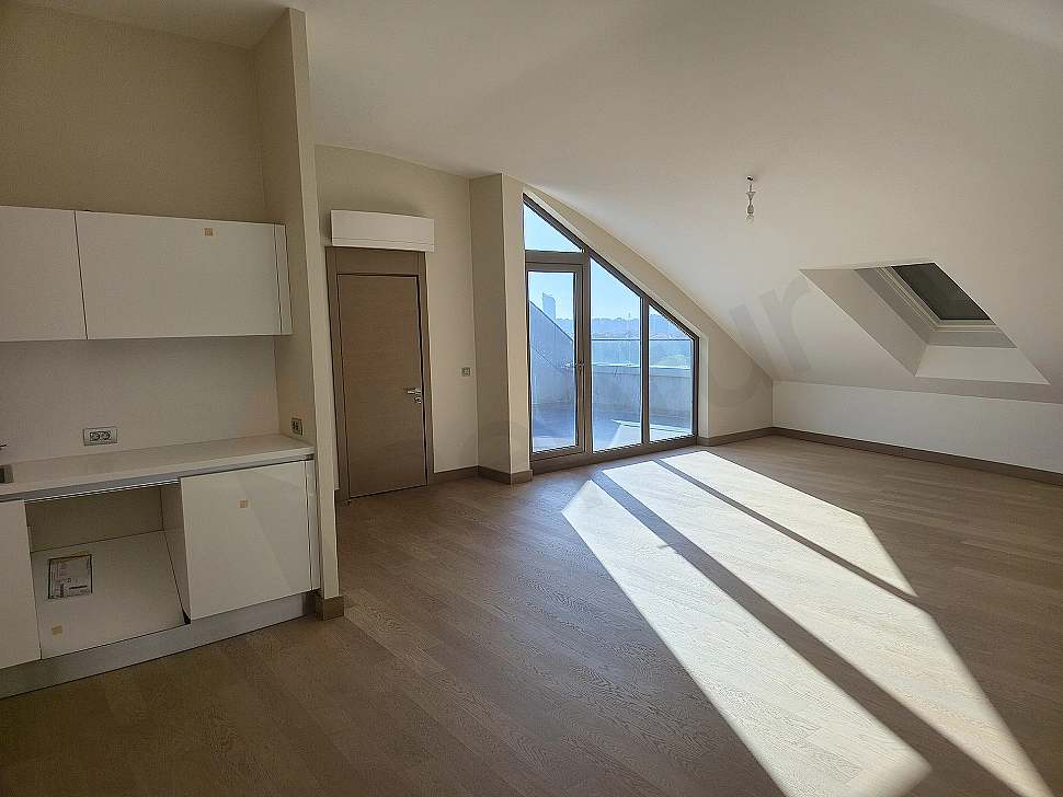 Үскідардағы азаматтыққа жарамды 528 м² премиум дуплекс сатылады