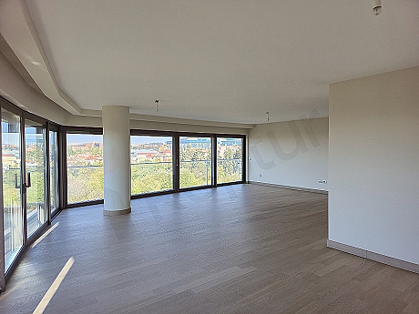 Үскідардағы азаматтыққа жарамды 528 м² премиум дуплекс сатылады