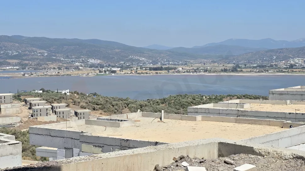 Бодрумда жеке жағажайы бар 2 бөлмелі заманауи вилла сатылады